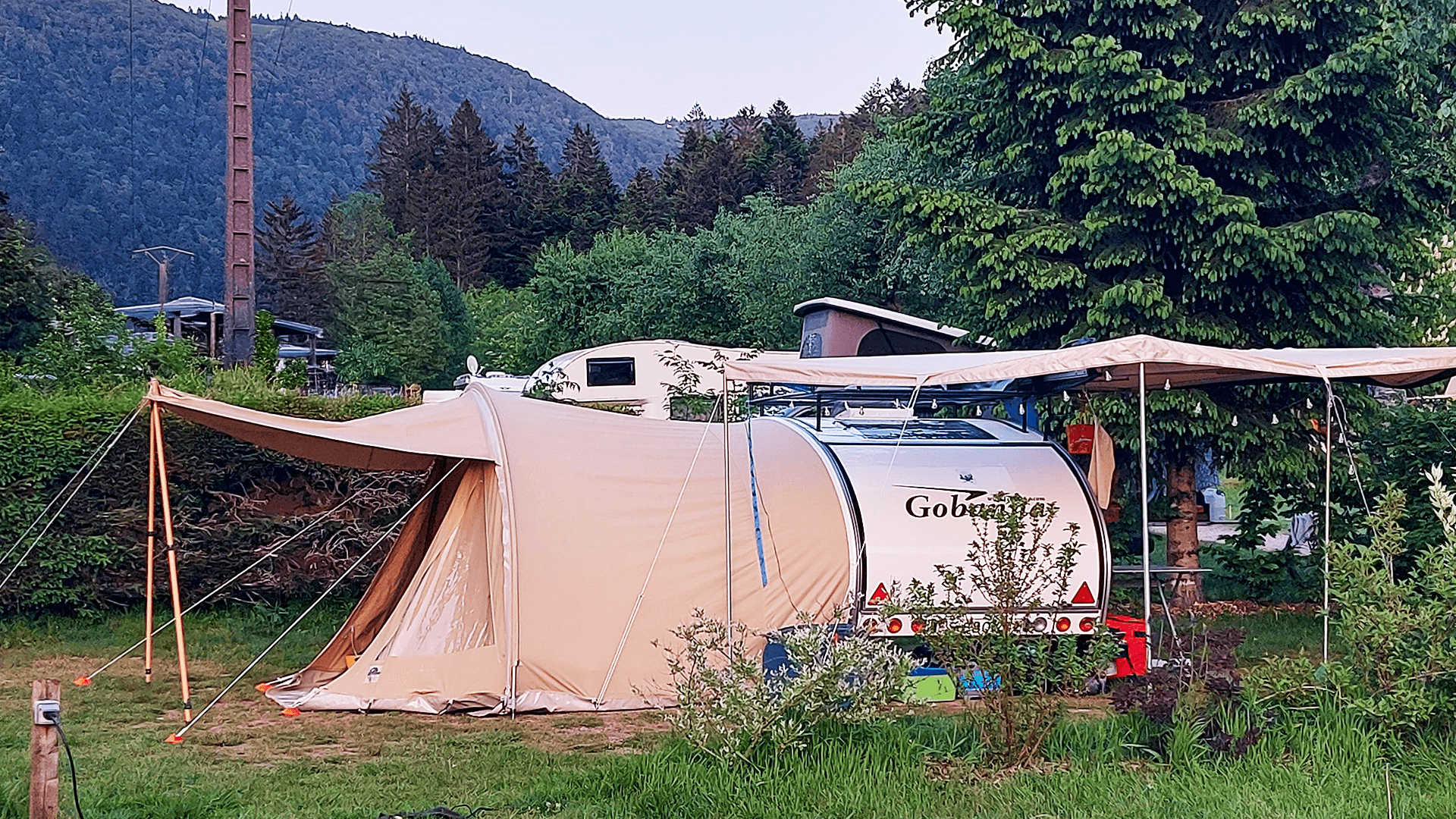 Creëer Extra Leefruimte in je Caravan: Ontdek de Beste Tenten en Luifels voor je Gobanna